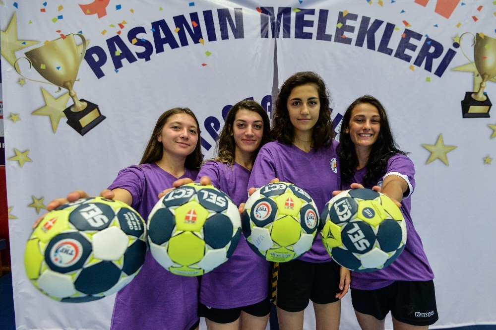 Muratpaşa Belediyespor, Kadınlar Gençler Türkiye Kupası’nda şampiyon oldu 