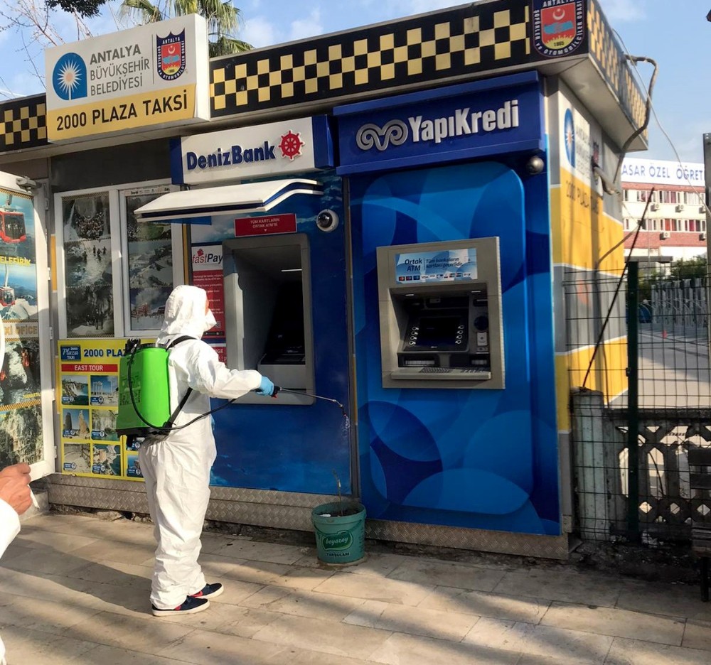 Muratpaşa’da dezenfekte çalışmaları sürüyor 