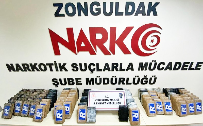 Mürettebat tutuklandı: Panama bandıralı gemide kokain
