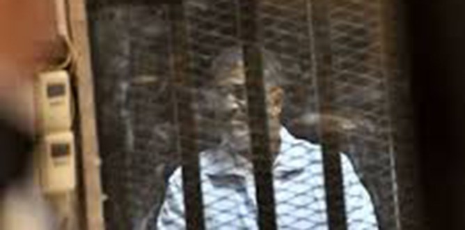 Mursi duruşması hava muhalefetine takıldı