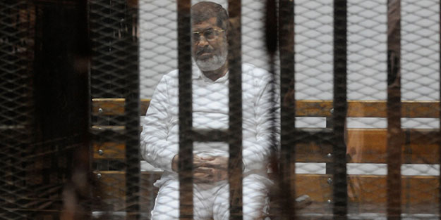 Mursi’nin davası ertelendi