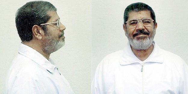 Muhammed Mursi'ye 'beyaz kıyafet'le destek