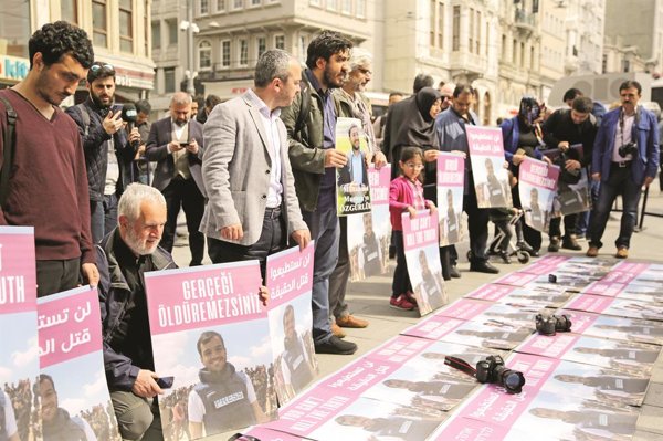 Şehadeti 3 dilde protesto edildi!