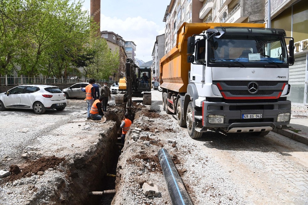Muş Belediyesi altyapı çalışmalarına kaldığı yerden devam ediyor 