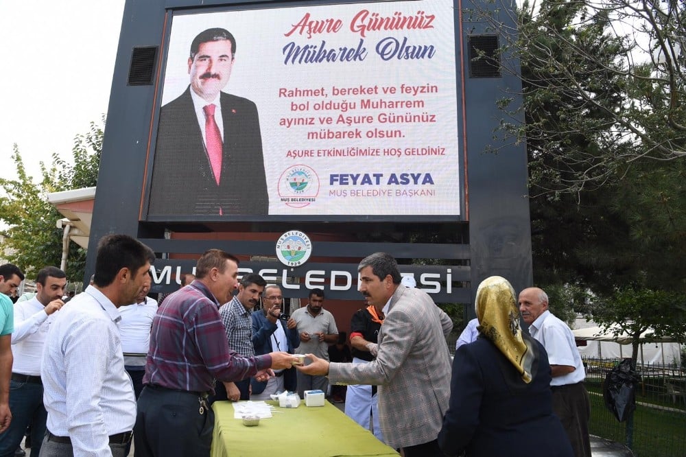 Muş Belediyesi’nden aşure etkinliği 