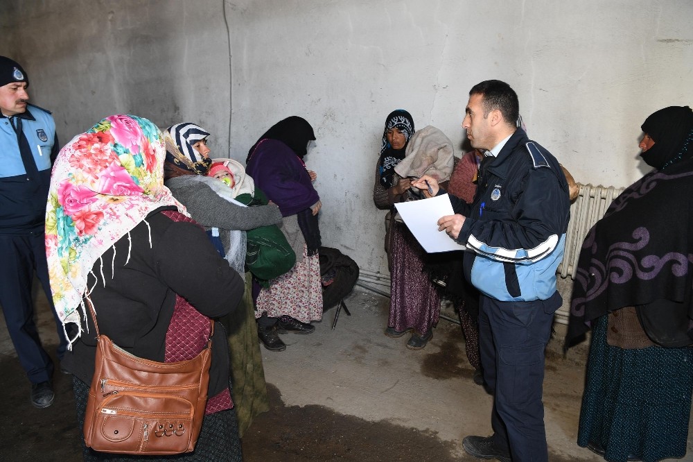 Muş belediyesinden dilenci operasyonu 