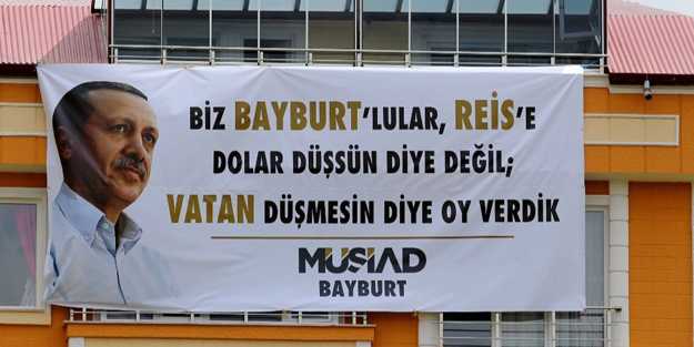 Bayburtlulardan Erdoğan'a 'pankartlı' destek