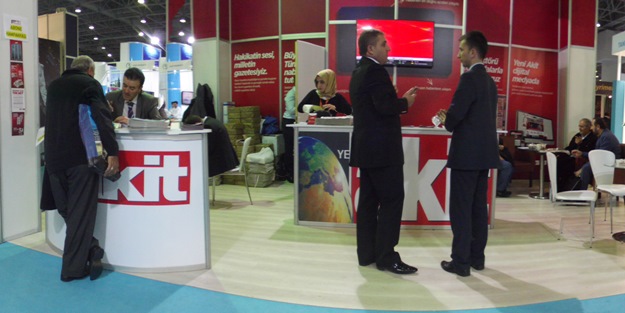 MÜSİAD Fuarı'nın ikinci gününde de Akit'e ilgi büyüktü