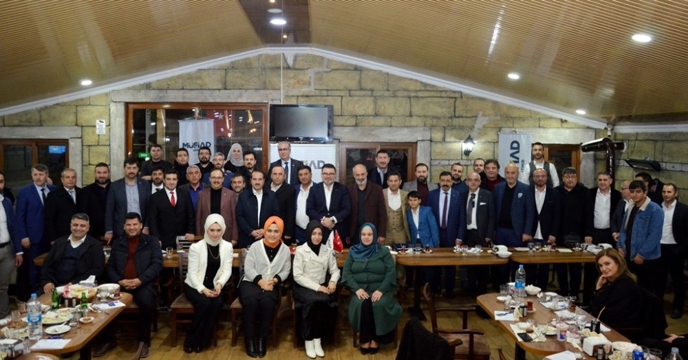 MÜSİAD İzmir’de SENYAP Yatırım Ortaklığı ve GABORAS Gayrimenkul Borsası tanıtımı 