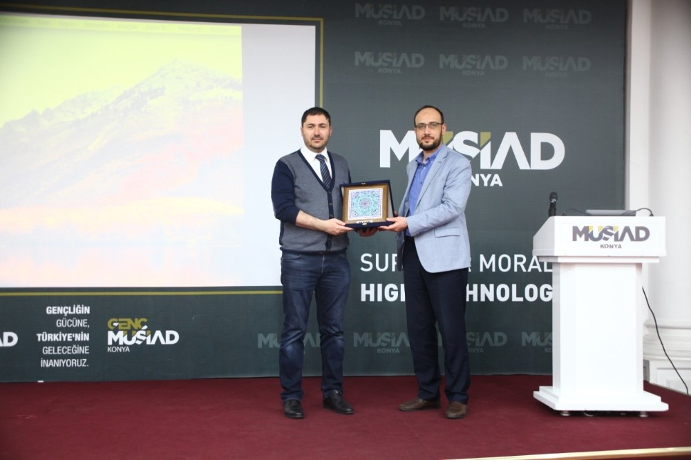 MÜSİAD Konya Şubesinde dış ticaret konferansı 