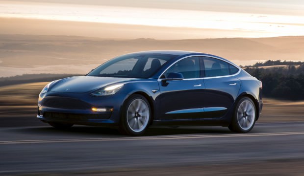 Musk Tesla Model 3 hedefini tutturamadı!