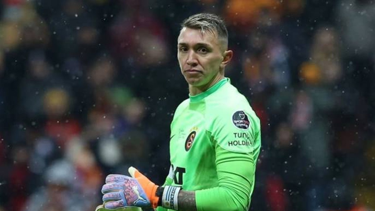 Muslera kulüp satın aldı
