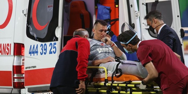 Muslera sezonu kapattı mı?