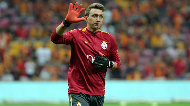 Muslera tarih yazdı!