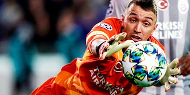 Muslera U dönüşü mü yaptı? Flaş ‘kaleci’ kararı: Tüm Galatasaraylılara ilan ettiler: O dönem başladı artık…