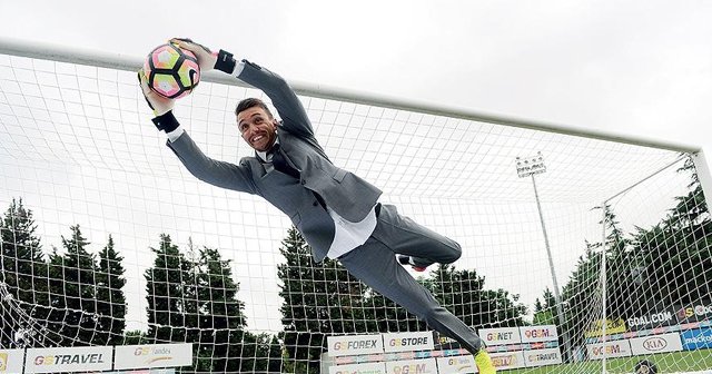 Muslera: Valizimi hemen toplar giderim