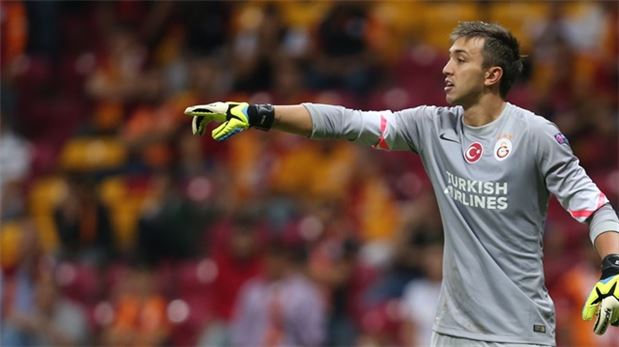 Muslera'dan ayrılık sinyali