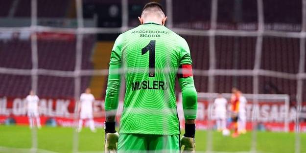 Muslera'nın yerine kim kalede olacak?
