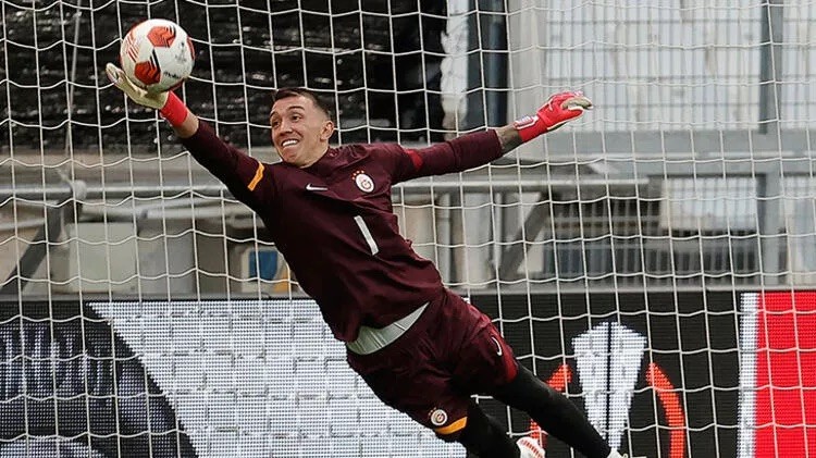 Muslera'yı dünya yıldızının avukatı savunacak