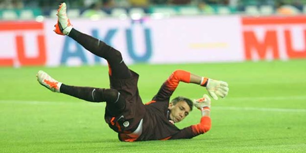 Muslera'yı frikikten avlayan tek yıldız Süper Lig'den ayrılıyor
