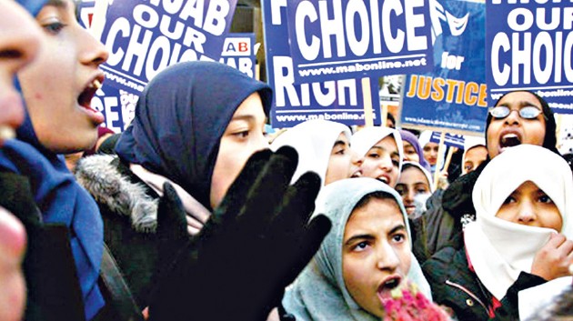 Müslüman annenin ‘başörtü’ zaferi