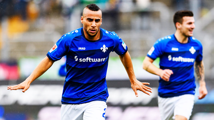 Müslüman futbolcu kovuldu! Türk ekibi kucak açtı