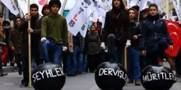 Müslüman gençlerden İslam Düşmanı TGB'lilere cevap!