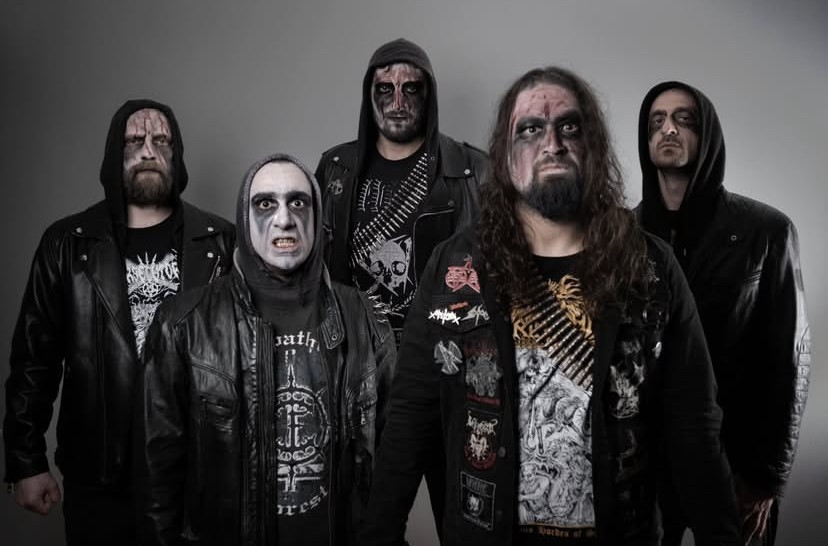 Müslüman mahallesinde salyangoz satıyorlar! İslam’a saldıran Rock grubu paketlendi