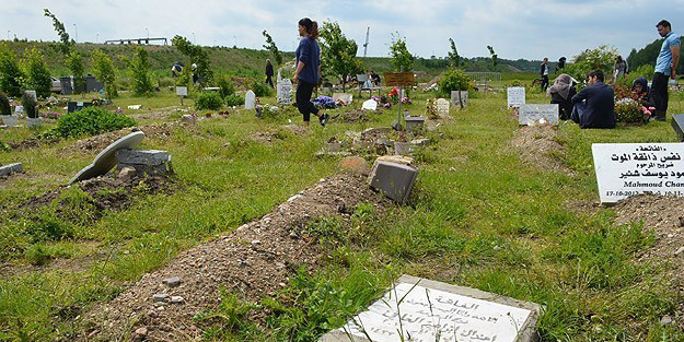 Müslüman mezarlığına saldırıya sert tepki