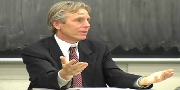 Müslüman olan profesörün ilk namazı
