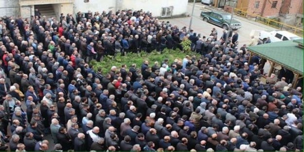 Müslüman olmayan bir kimsenin cenazesine katılmak doğru mudur?