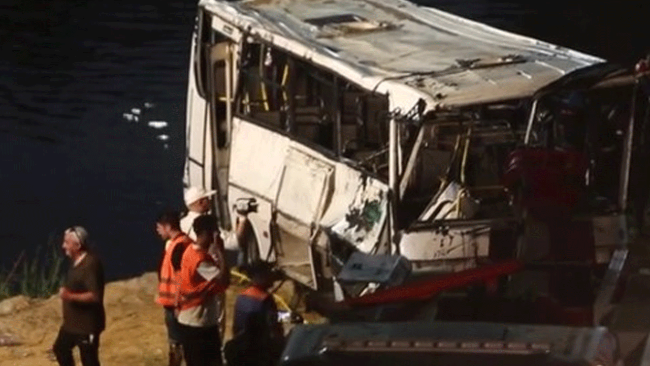 Müslüman ülkede feci kaza: 18 kişi boğuldu!