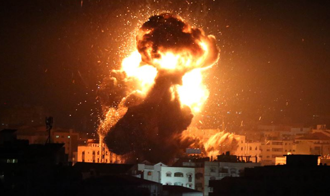 Müslüman uyan! Dün gece biz uyurken İsrail ordusu Gazze’yi vurdu 21 Filistinli hayatını kaybetti