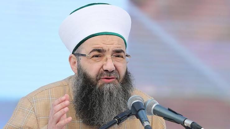 Müslüman Uygurları örnek gösterdi: Çin gavuru bacılarımızın peçesini zorla çıkartmış