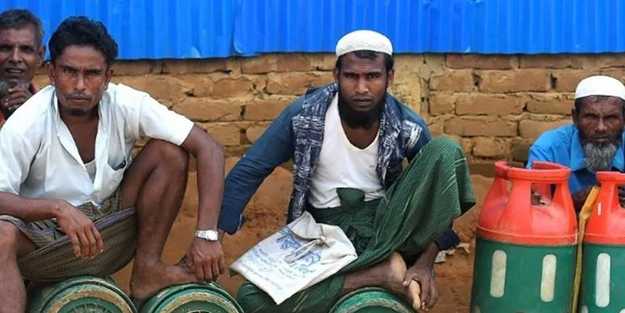 Müslümanlar çetelere karşı ayaklandı! Mülteci kamplarında çatışma