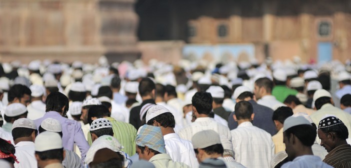 Müslümanlar eğer bunu bir an önce gerçekleştirmezse, üzerimizde gezen kara bulutlar hiç dağılmayacak