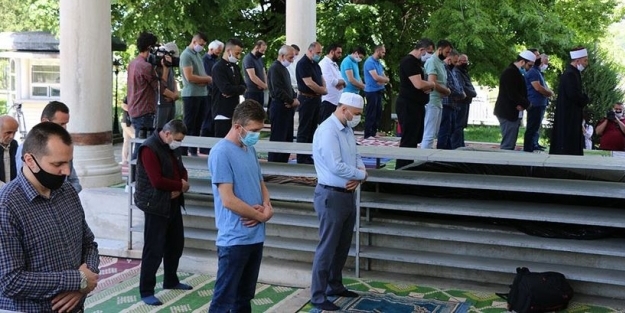 Müslümanlar orada camilere yeniden kavuştu