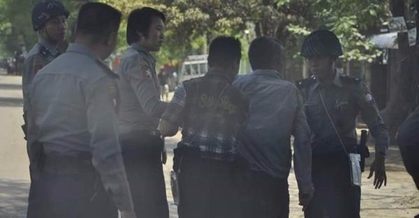 Müslümanları para için tutukluyorlar