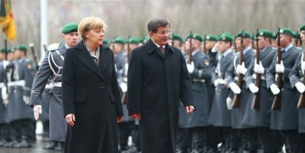 Angela Merkel'den büyük sürpriz!