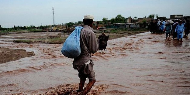 Muson yağmurları 30 can aldı