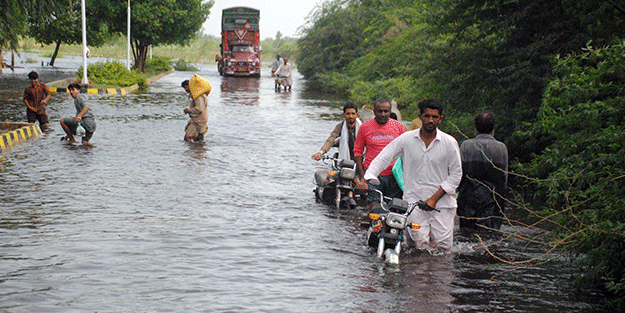 Muson yağmurları nedeniyle ulusal acil durum ilan ettiler
