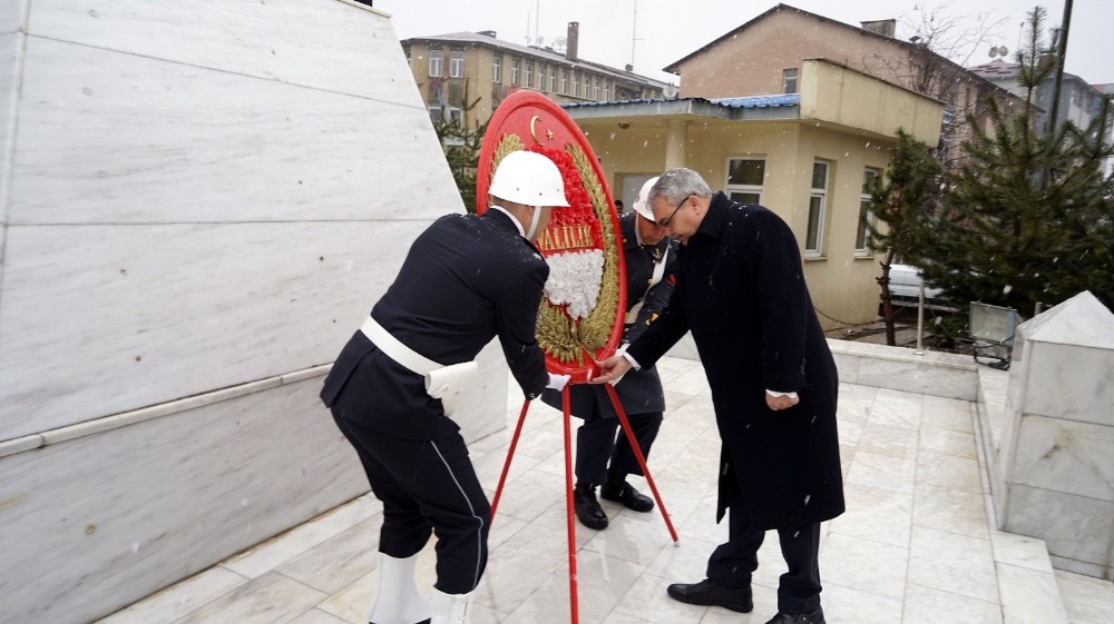 Muş’ta 18 Mart Şehitleri Anma Günü ve Çanakkale Zaferi’nin 105. yılı 