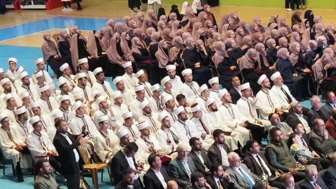 Muş’ta 300 hafız için tarihi icazet töreni düzenlendi