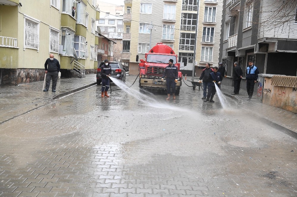 Muş’ta cadde ve sokaklar pırıl pırıl 