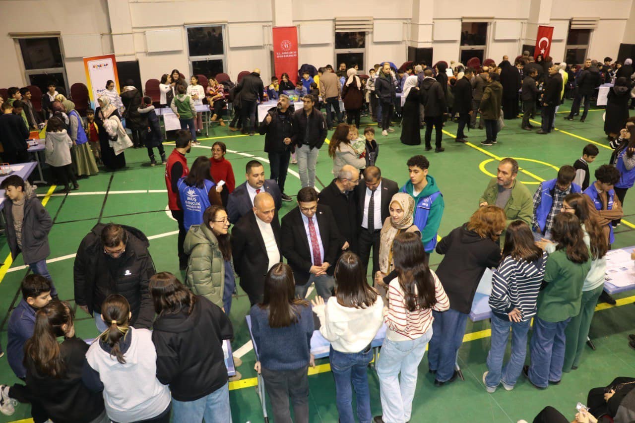 Muş'ta Deneyap Atölyesi öğrencileri şenlikte projelerini sergiledi