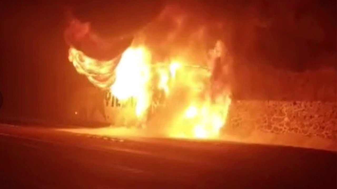 Muş'ta facia: Yolcu otobüsü seyir halinde cayır cayır yandı!