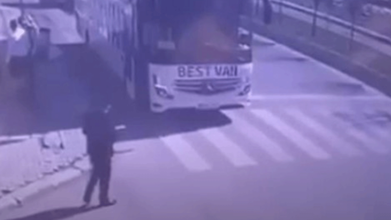 Muşta feci kaza kamerada!