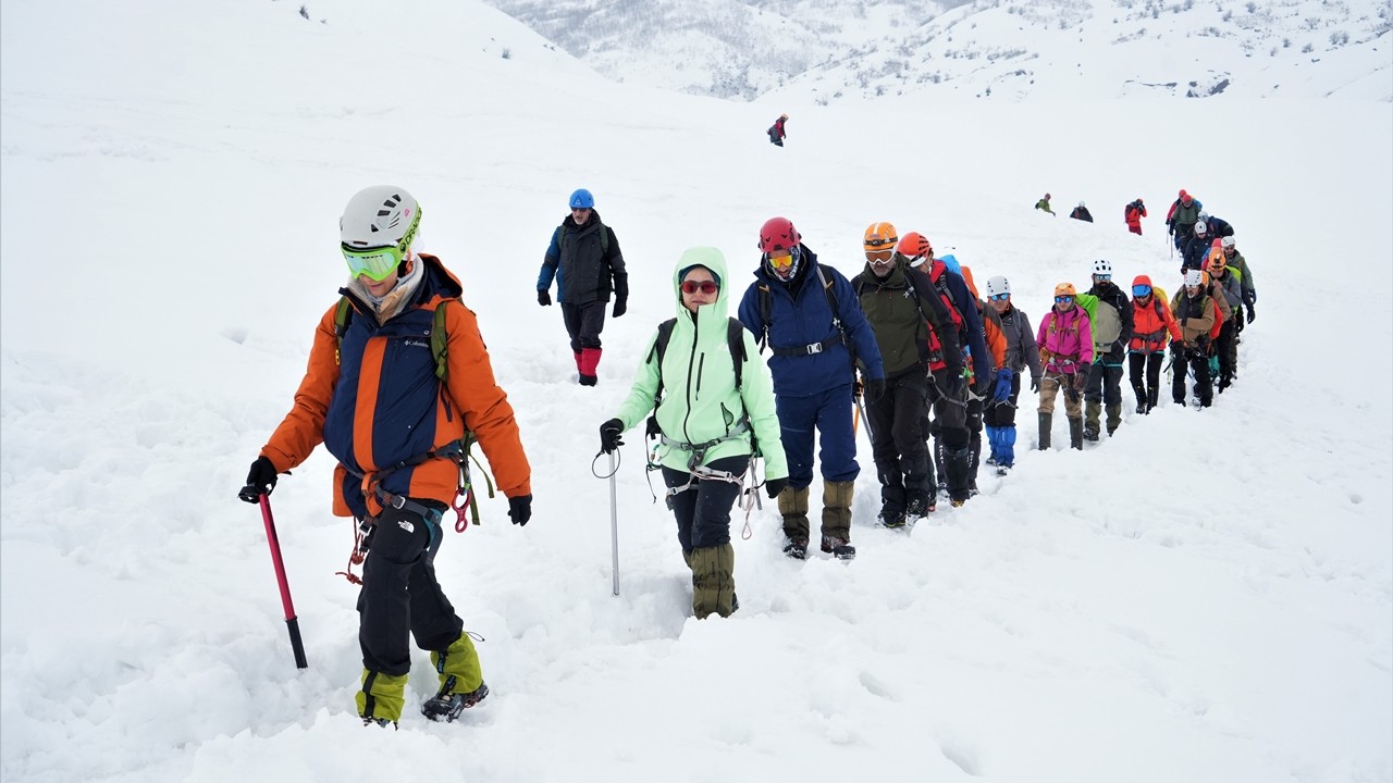 Muş’ta kış dağcılık eğitimi