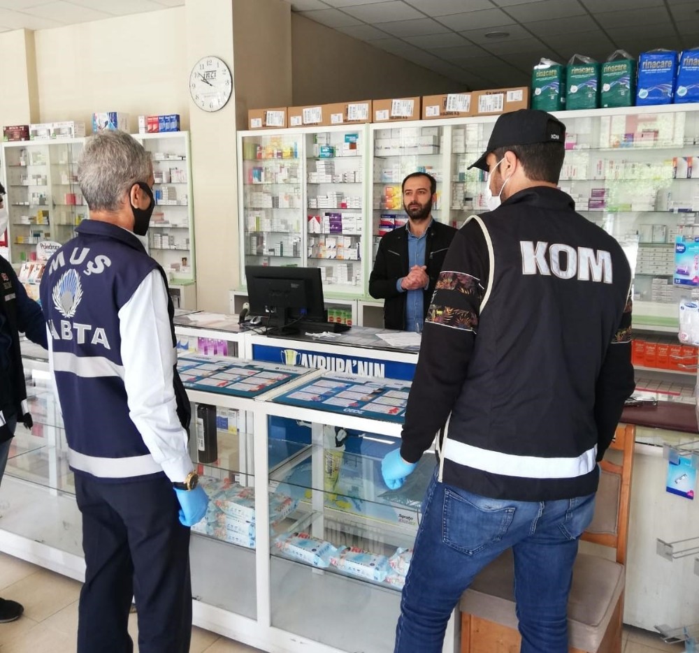 Muş’ta maske dağıtım denetimi yapıldı 