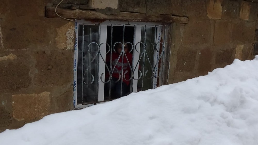 Muş’ta tek katlı evler kara gömüldü 